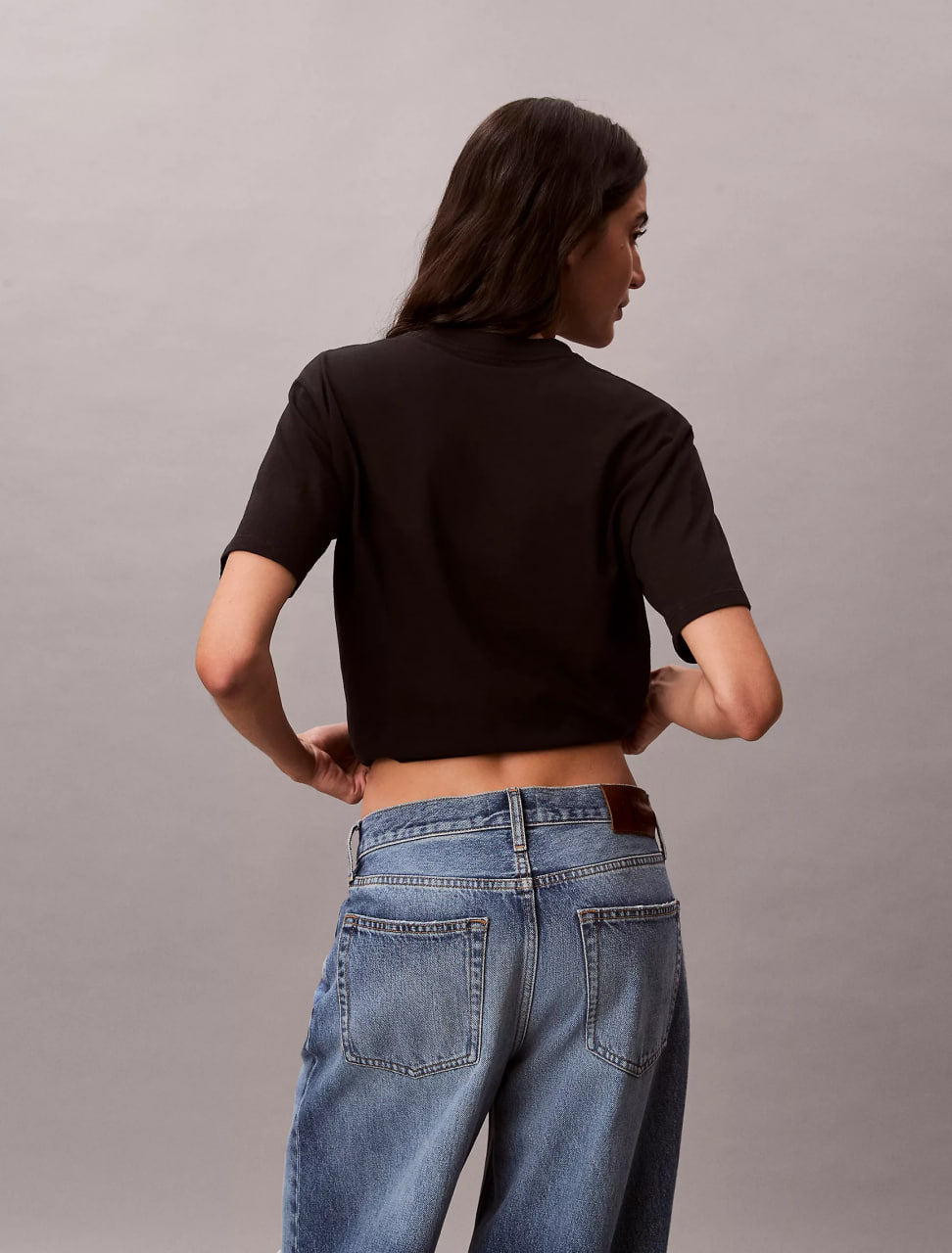 Жіноча футболка Calvin Klein Raised Logo Graphic Boxy T-Shirt 