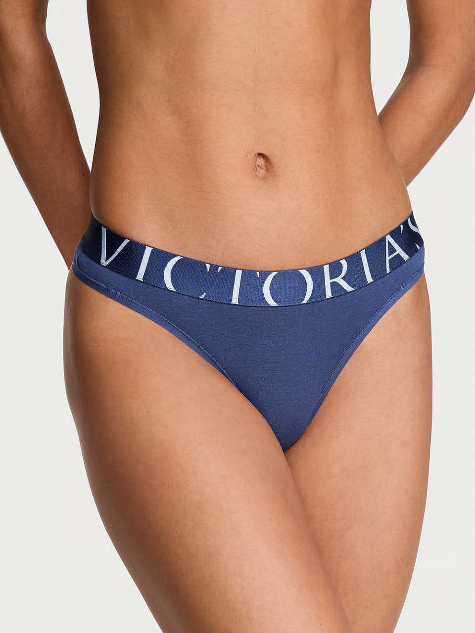 Cтрінги з логотипом від Victoria’s Secret - Exploded Logo Cotton Thong Panty
