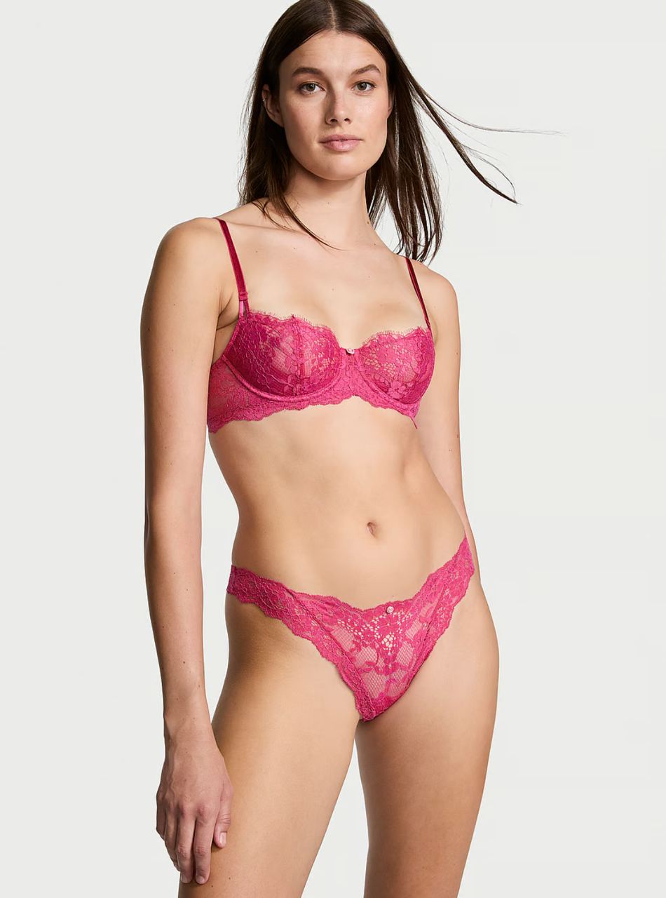 Мереживні стрінги від Victoria’s Secret - Lace Thong Panty Dream Angels