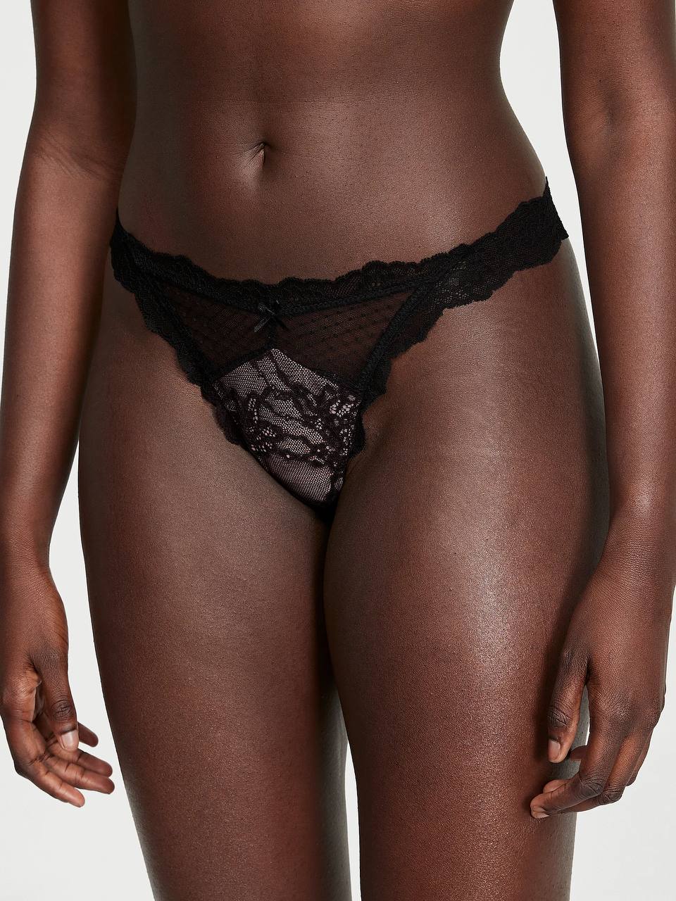 Мереживні стрінги від Victoria’s Secret - Lace & Mesh Thong Panty