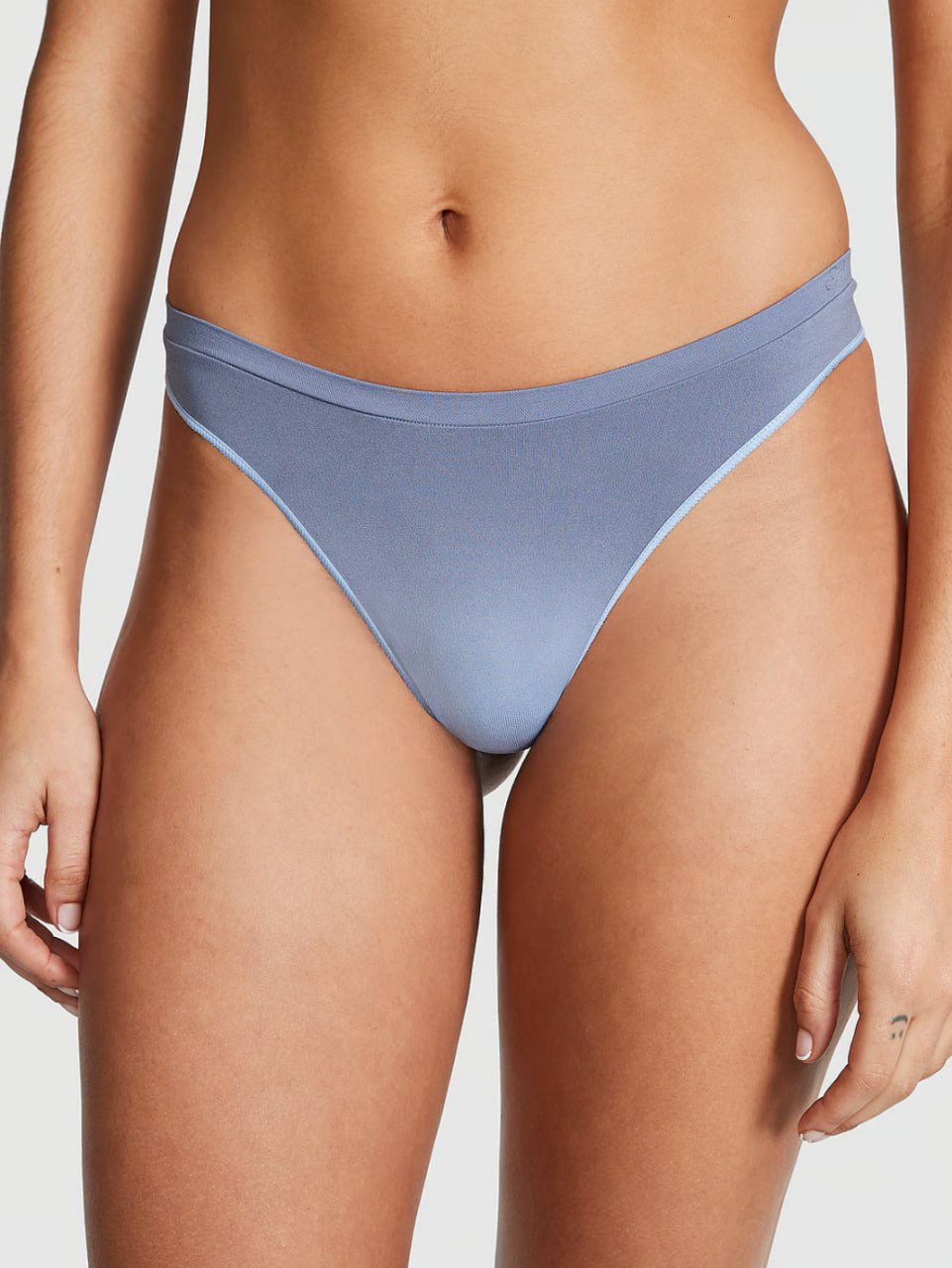 Стрінги від PINK - Seamless High-Leg Thong Panty