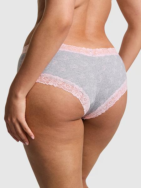 Жіночі трусики з принтом та мереживом від PINK - Wink Lace-Trim Cheeky Panty зображення