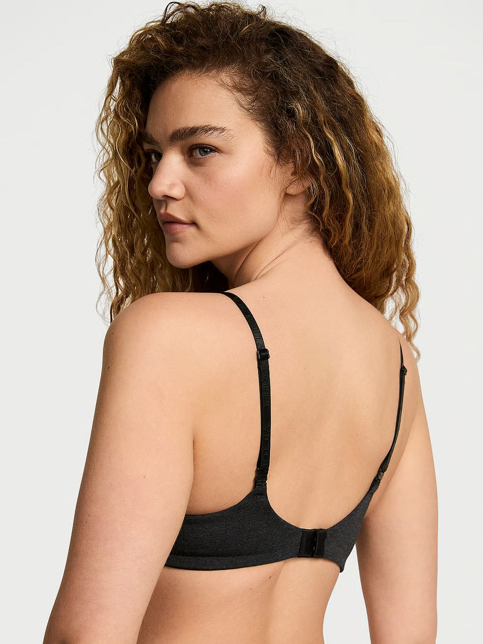  Безшовний бюстгальтер від Victoria’s Secret - Cotton Logo Hardware Lightly Lined Wireless Bra