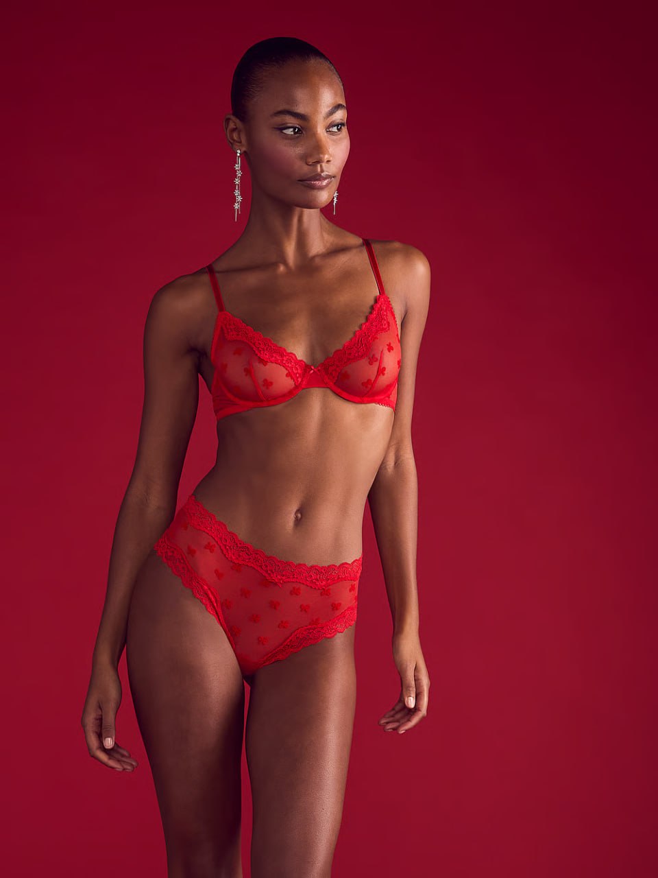 Трусики з мереживом у червоному кольорі від Victoria’s Secret - Mesh Lace-Trim Cheeky Panty