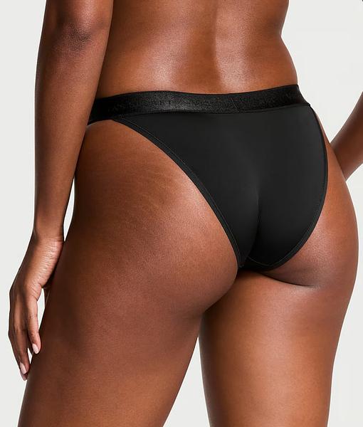 Трусики з блискучим логотипом від Victoria’s Secret  - Logo Cotton Shine Patch Tanga Panty  зображення