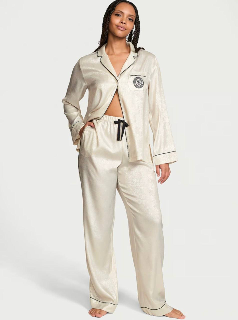  Сатинова піжама від Victoria’s Secret 